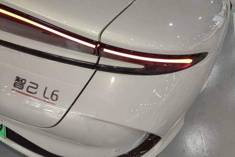 Used IM L6 2025 Ultra Model Exterior 3