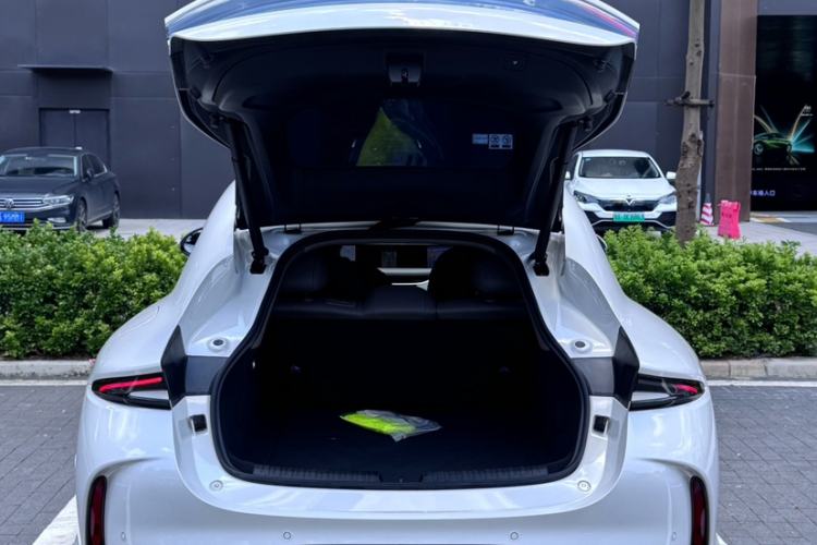 Used IM L6 2025 Ultra Model Exterior 8