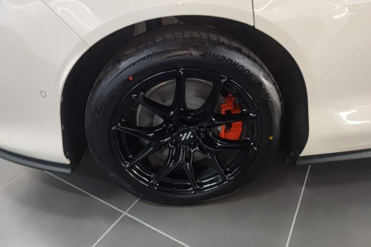 Used IM L6 2025 Max Exterior 8