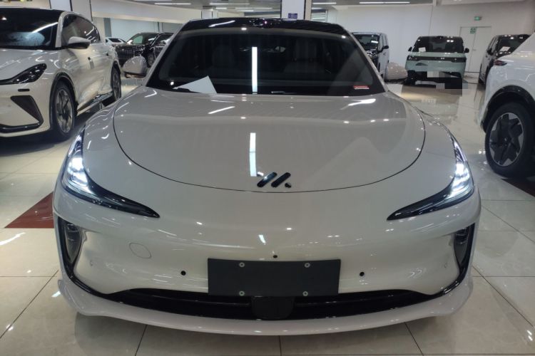 Used IM L6 2025 Ultra Model Front