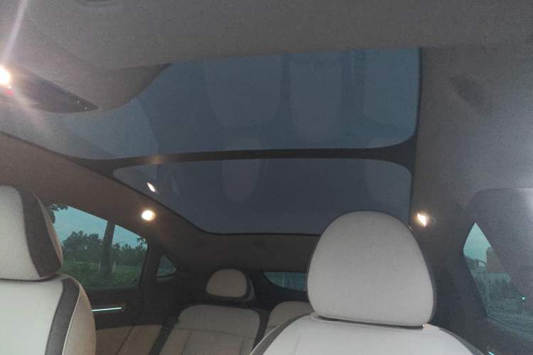 Used IM L6 2025 Max Headliner