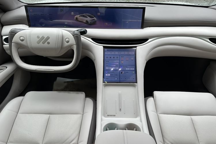 Used IM L6 2025 Max Interior 2