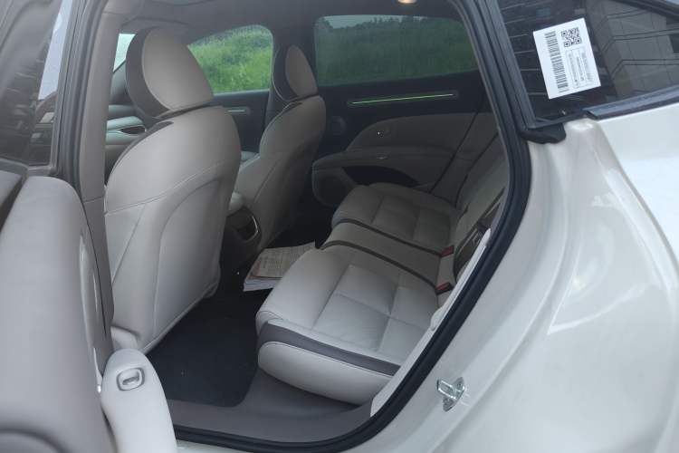 Used IM L6 2025 Max Interior 2