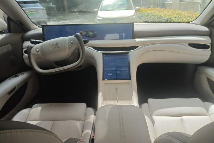 Used IM L6 2025 Max Interior 2