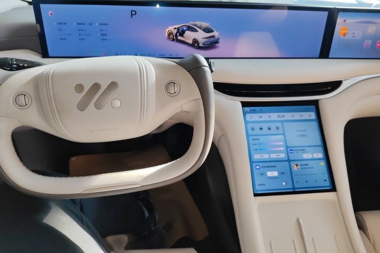 Used IM L6 2025 Ultra Model Interior 2