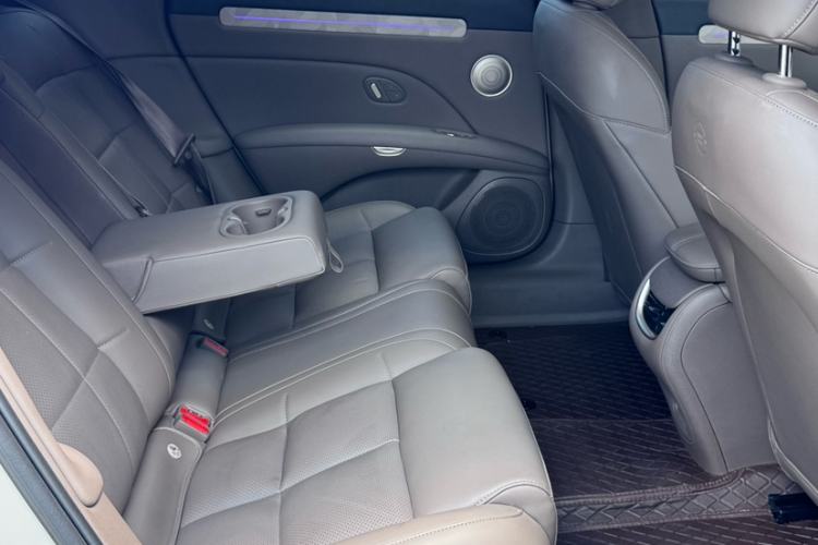 Used IM L6 2025 Ultra Model Interior 3