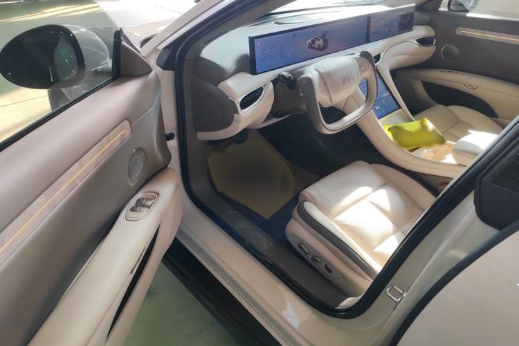 Used IM L6 2025 Ultra Model Interior 3