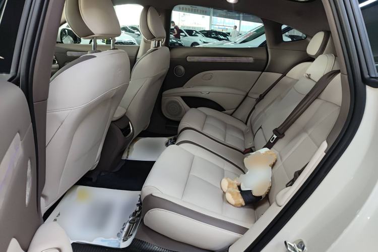 Used IM L6 2025 Max Interior 4