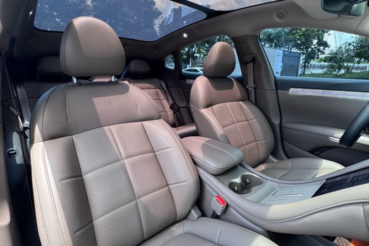 Used IM L6 2025 Ultra Model Interior 7
