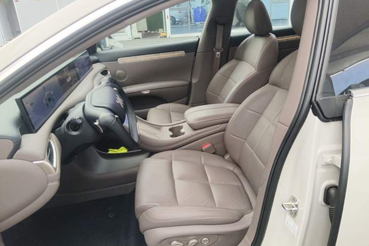 Used IM L6 2025 Ultra Model Left Front Seat