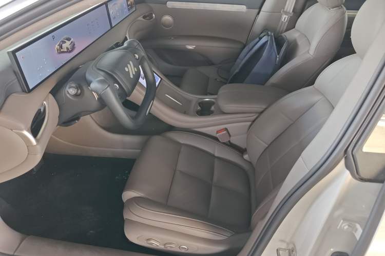 Used IM L6 2025 Ultra Model Left Front Seat