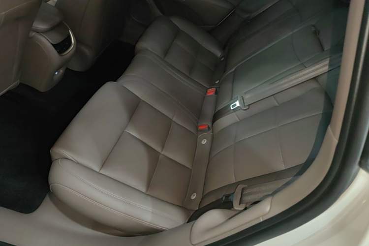 Used IM L6 2025 Ultra Model Left Rear Seat