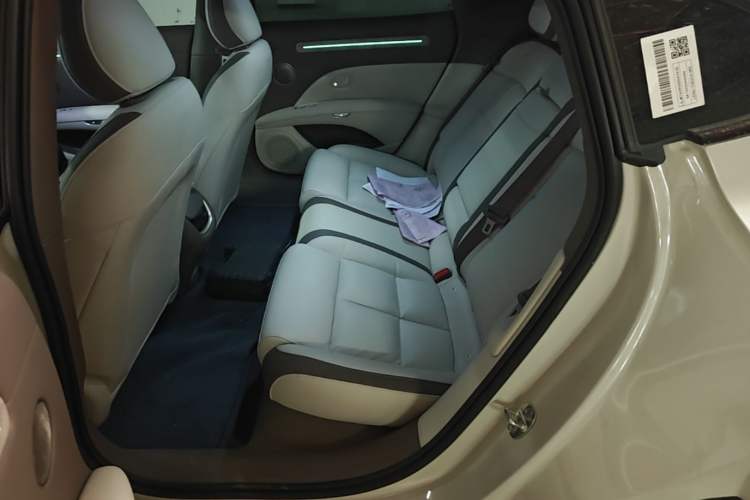 Used IM L6 2025 Max Left Rear Seat