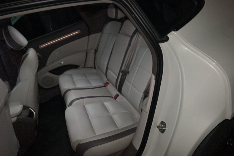 Used IM L6 2025 Max+ Left Rear Seat