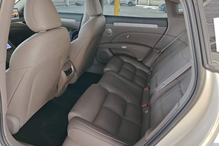 Used IM L6 2025 Ultra Model Left Rear Seat