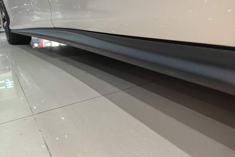 Used IM L6 2025 Ultra Model Left Side Sill