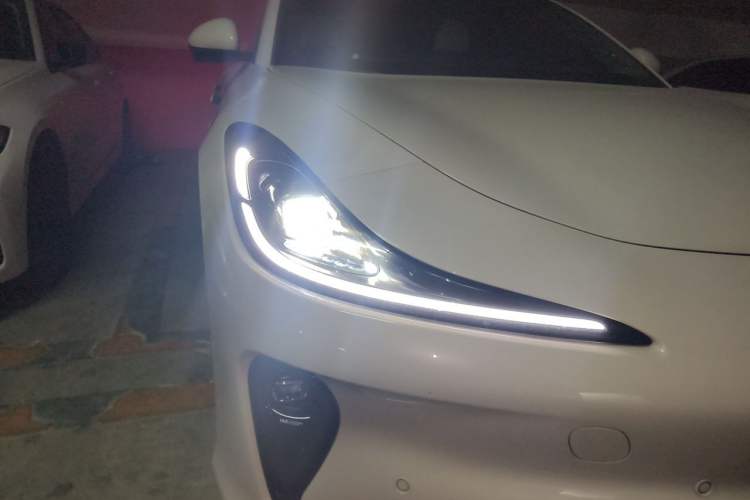 Used IM L6 2025 Max+ Right Front Headlight