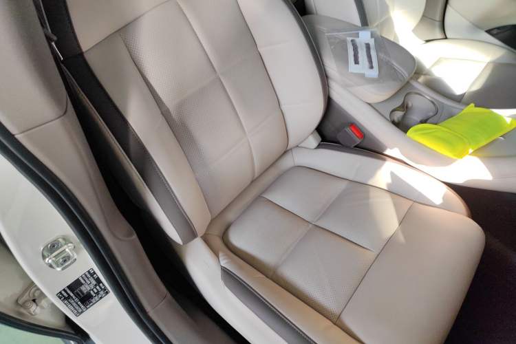 Used IM L6 2025 Ultra Model Right Front Seat