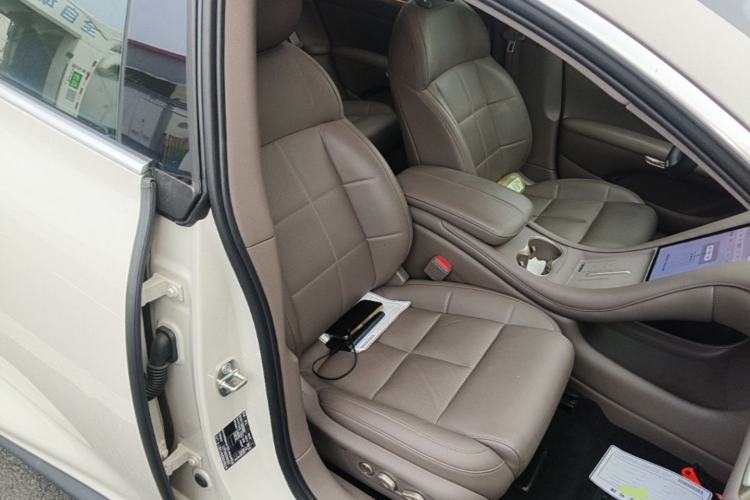 Used IM L6 2025 Ultra Model Right Front Seat