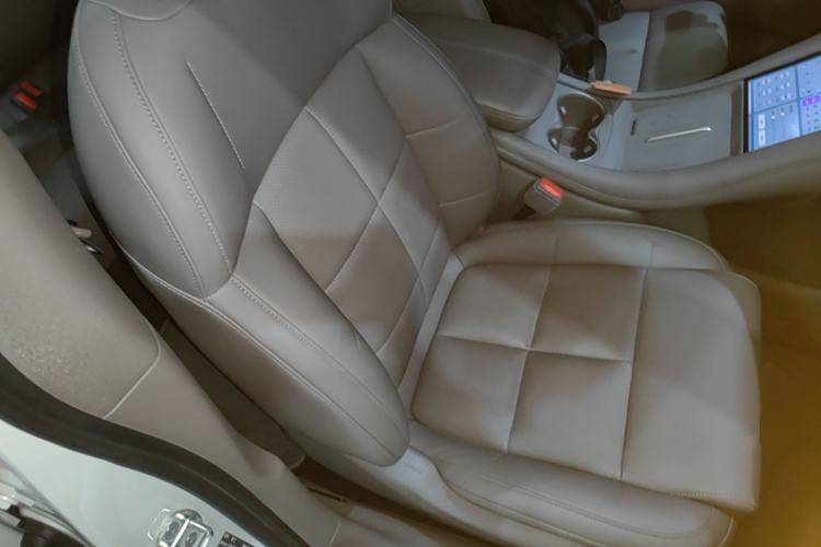 Used IM L6 2025 Ultra Model Right Front Seat