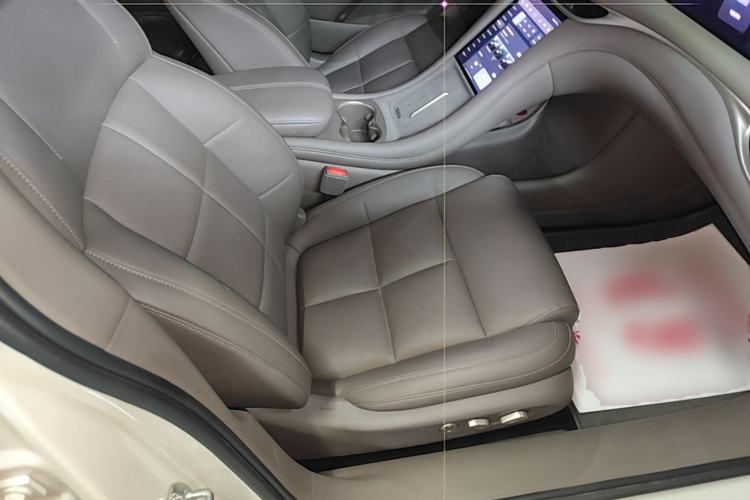 Used IM L6 2025 Ultra Model Right Front Seat