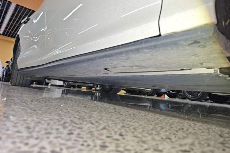 Used IM L6 2025 Pro Max model Right Side Sill