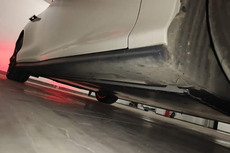 Used IM L6 2025 Max Right Side Sill