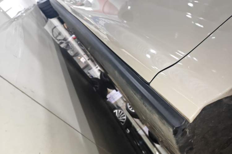 Used IM L6 2025 Pro Max model Right Side Sill