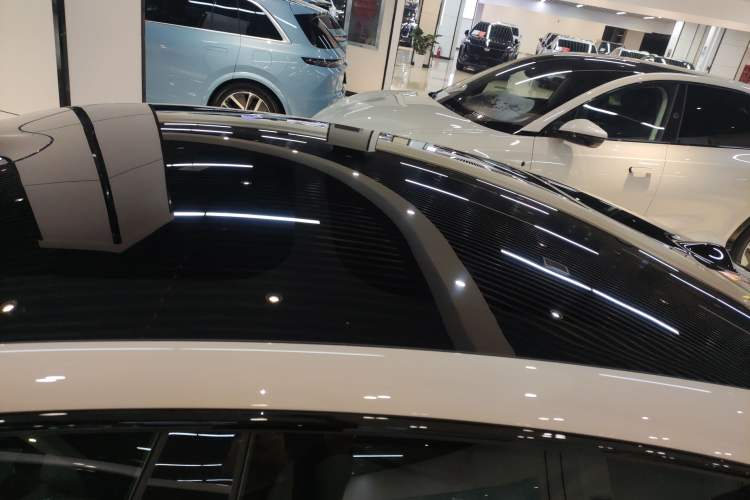 Used IM L6 2025 Ultra Model Roof