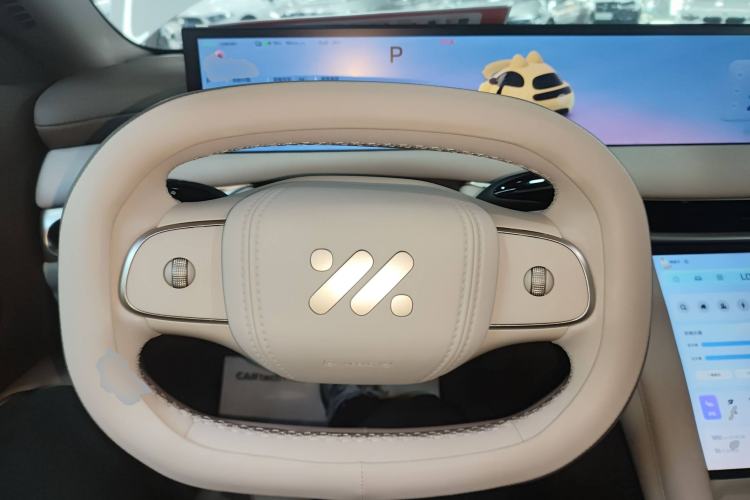 Used IM L6 2025 Max Steering Wheel