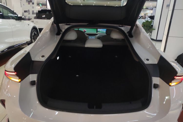 Used IM L6 2025 Ultra Model Trunk