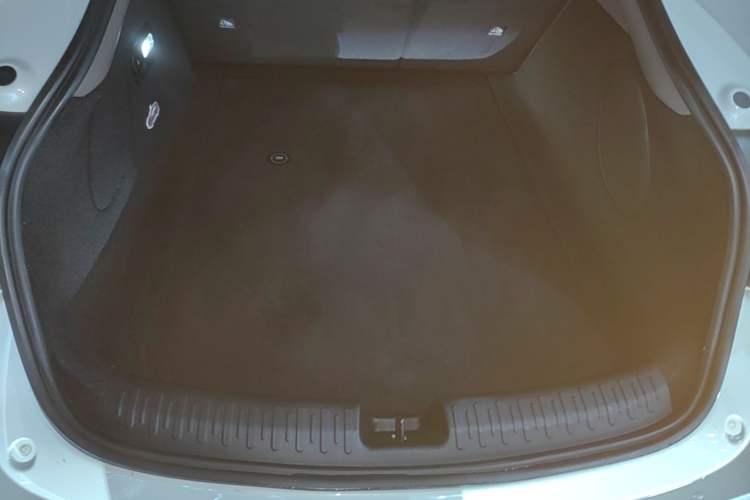 Used IM L6 2025 Ultra Model Trunk
