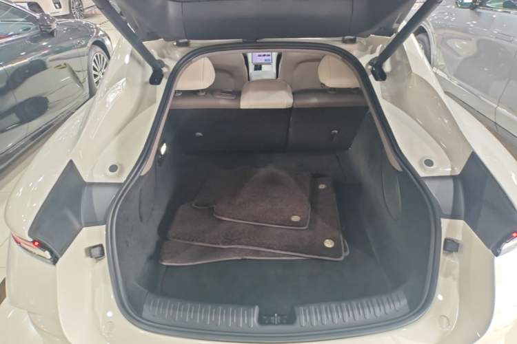 Used IM L6 2025 Pro Max model Trunk