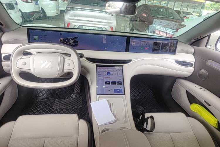 Used IM L6 2025 Max+ Center Console