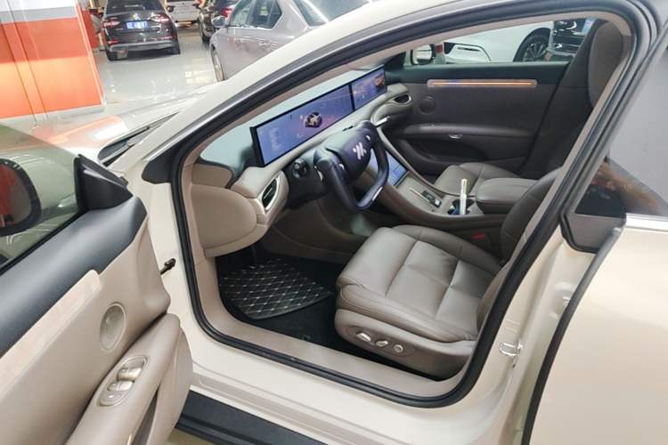 Used IM L6 2025 Ultra Model Driver Seat