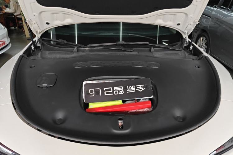 Used IM L6 2025 Ultra Model Engine Bay