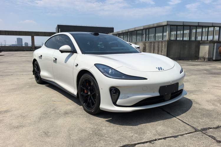 Used IM L6 2025 Max Exterior 2