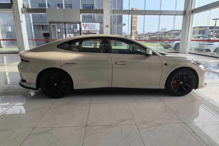 Used IM L6 2025 Max Exterior 3