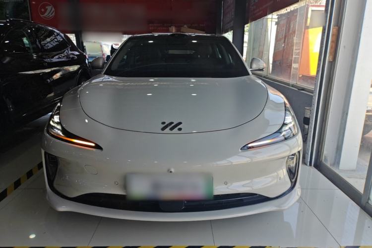 Used IM L6 2025 Ultra Model Front