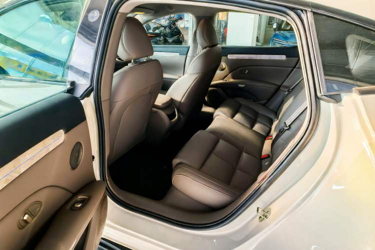 Used IM L6 2025 Max Interior 2