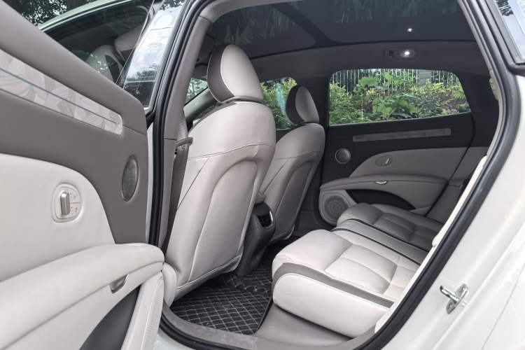 Used IM L6 2025 Ultra Model Interior 3