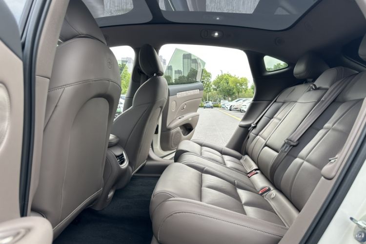 Used IM L6 2025 Ultra Model Interior 6