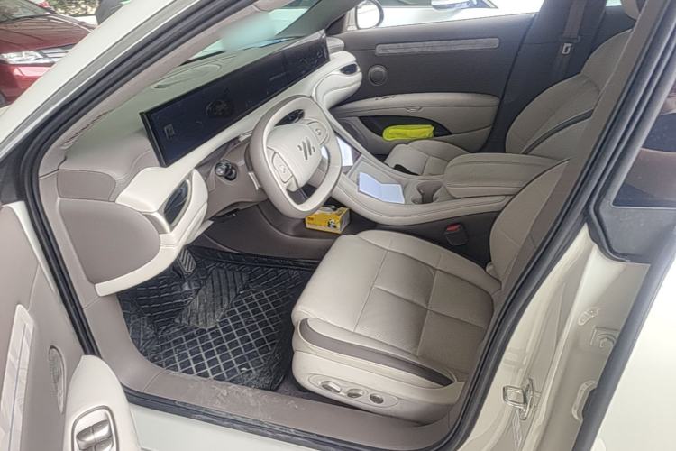 Used IM L6 2025 Max+ Left Front Seat