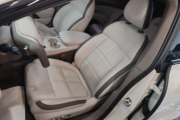 Used IM L6 2025 Max Left Front Seat