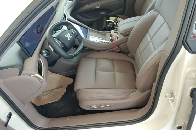 Used IM L6 2025 Max Left Front Seat