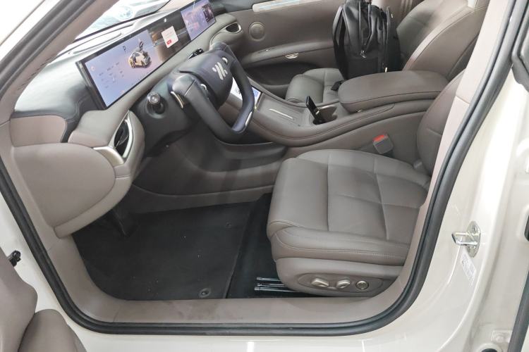 Used IM L6 2025 Ultra Model Left Front Seat