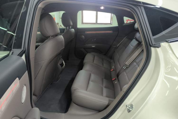 Used IM L6 2025 Max Left Rear Seat