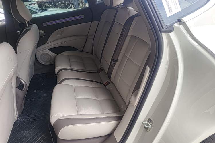 Used IM L6 2025 Max+ Left Rear Seat