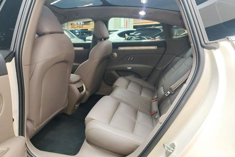 Used IM L6 2025 Ultra Model Left Rear Seat