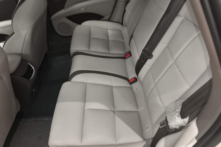 Used IM L6 2025 Max Left Rear Seat